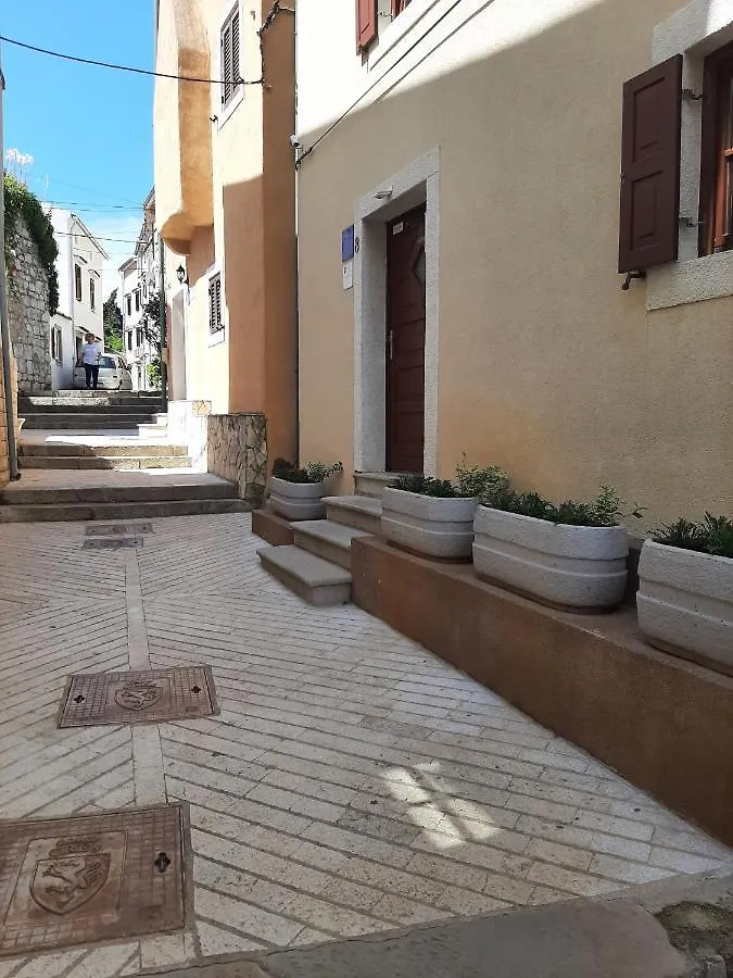 Apartments By The Sea Cres - 13312 Croatia